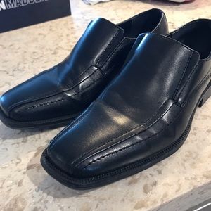 LIKE NEW men’s black dress shoes!